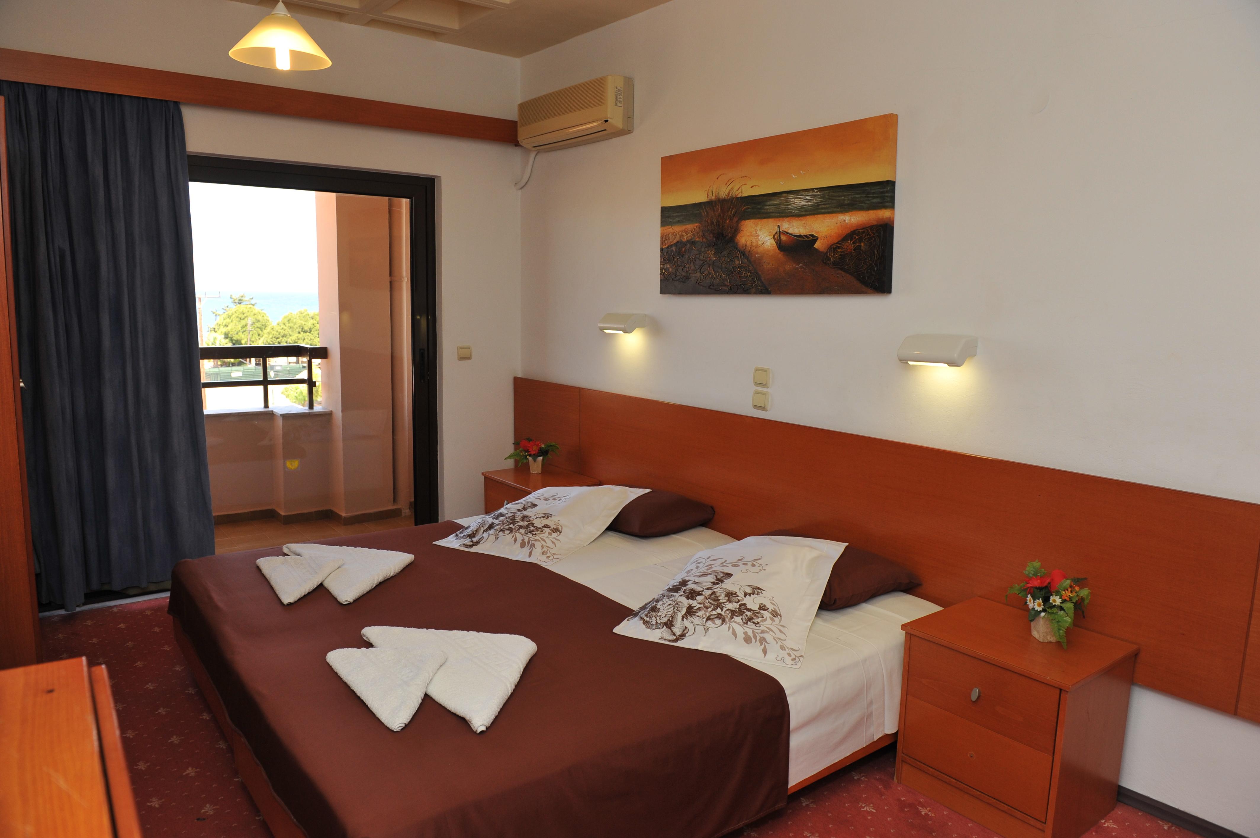 Heleni Beach Hotel Ialysos  Bagian luar foto