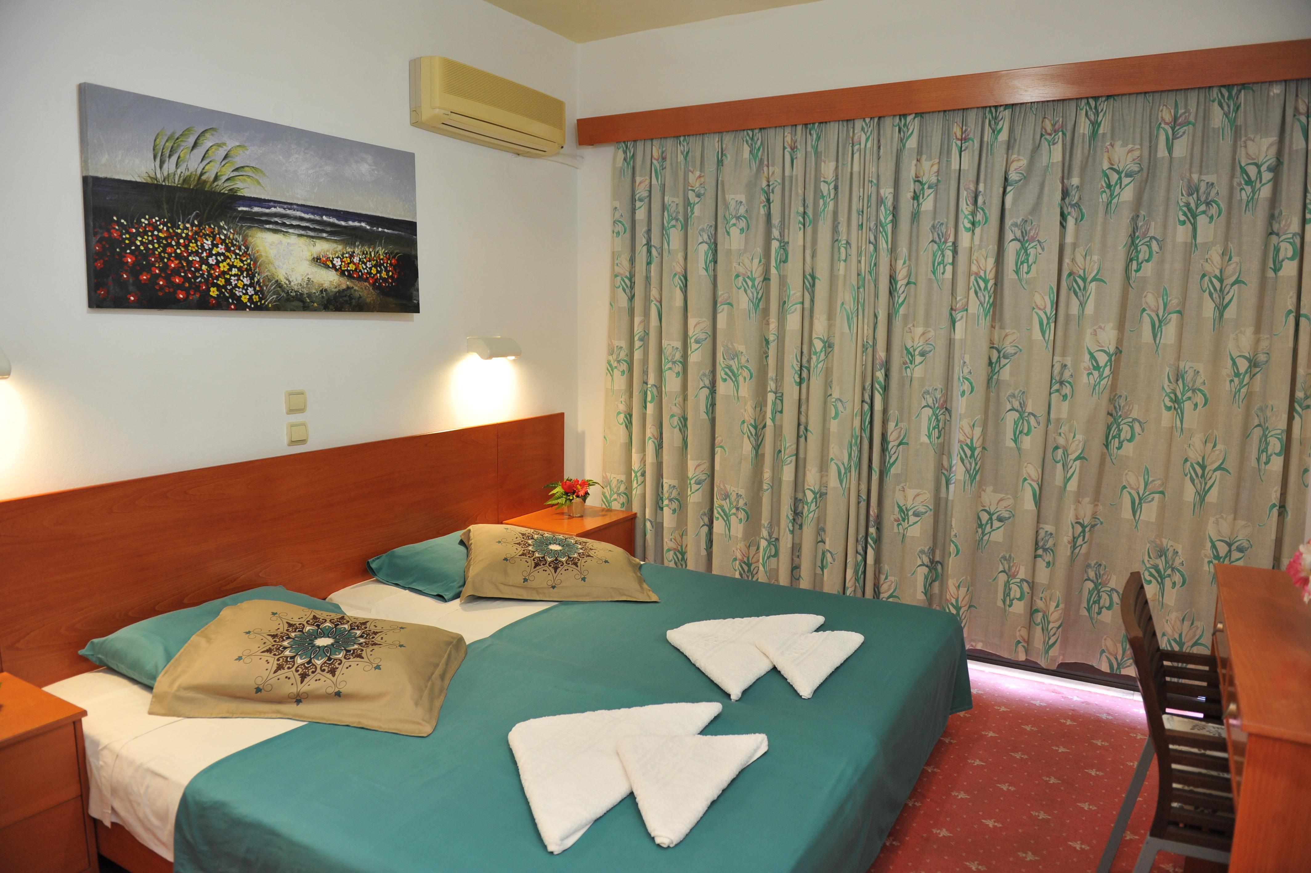 Heleni Beach Hotel Ialysos  Bagian luar foto