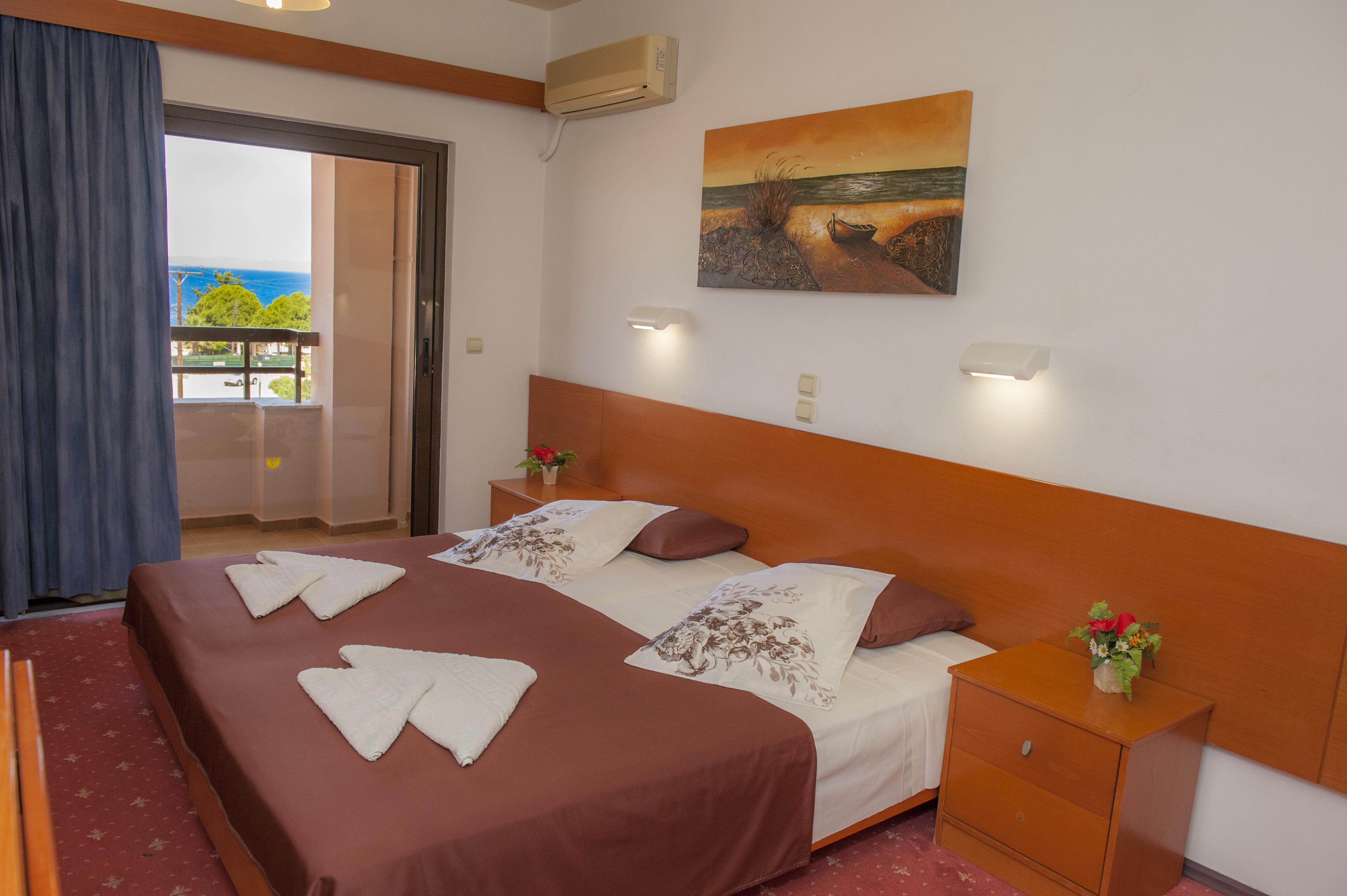 Heleni Beach Hotel Ialysos  Bagian luar foto